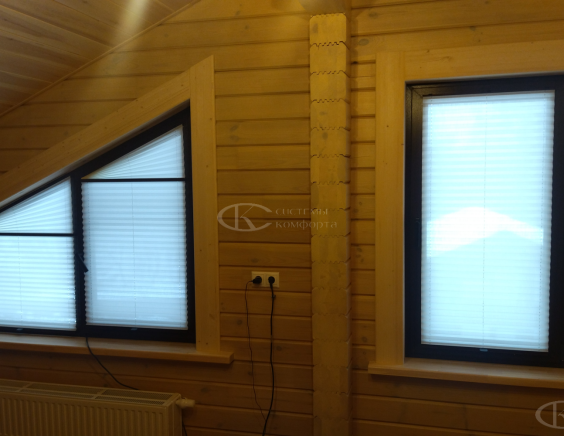 Портфолио жалюзи на треугольные окна